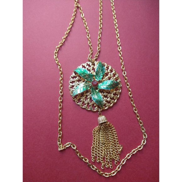 Vintage Gold Tone Holly Multi Strand Necklace Christmas Holiday Estate Jewelry - Picture 2 of 6